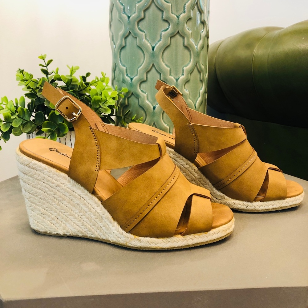 Jello Wedge-NWB-Qupid Brand